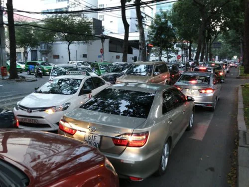 Phù hiệu Xe hợp đồng chạy Grabcar  Tại Hồ Chí Minh 
