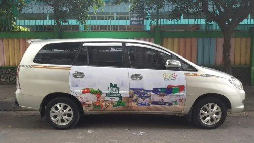 Quảng cáo trên xe hơi công ty tại Hồ Chí Minh
